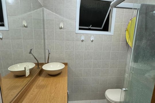 Banheiro de apartamento para alugar com 2 quartos, 74m² em Vila Zanardi, Guarulhos