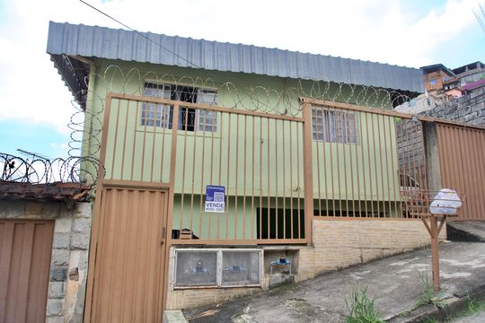 Fachada da Casa de casa à venda com 5 quartos, 330m² em Carlos Prates, Belo Horizonte