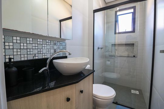 Banheiro de apartamento para alugar com 2 quartos, 64m² em Ingleses Norte, Florianópolis