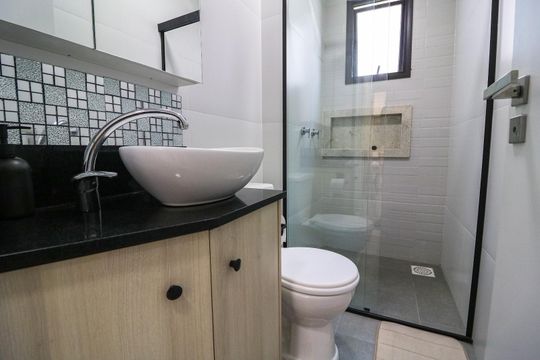 Banheiro de apartamento para alugar com 2 quartos, 64m² em Ingleses Norte, Florianópolis