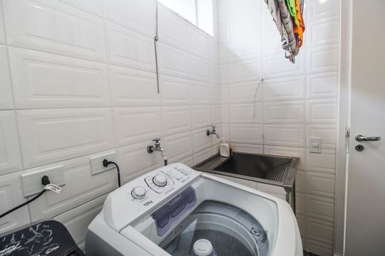 Área de Serviço de casa de condomínio para alugar com 4 quartos, 360m² em Jardim Paulista, Barueri