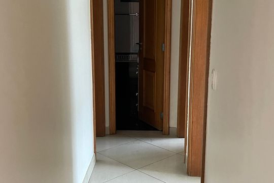 Corredor de apartamento para alugar com 2 quartos, 94m² em Centro, Duque de Caxias