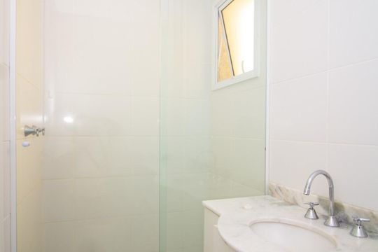 Banheiro 1 de apartamento para alugar com 3 quartos, 77m² em Marechal Rondon, Canoas