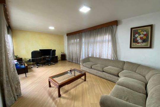 Sala 1 de casa à venda com 3 quartos, 320m² em Caxingui, São Paulo