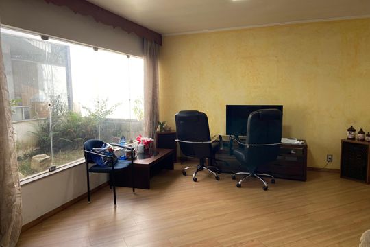 Sala 1 de casa à venda com 3 quartos, 320m² em Caxingui, São Paulo