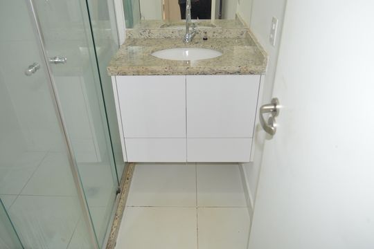 Banheiro de apartamento para alugar com 2 quartos, 56m² em Ribeirânia, Ribeirão Preto