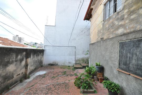 Quintal de casa à venda com 4 quartos, 204m² em Vila Paiva, São Paulo