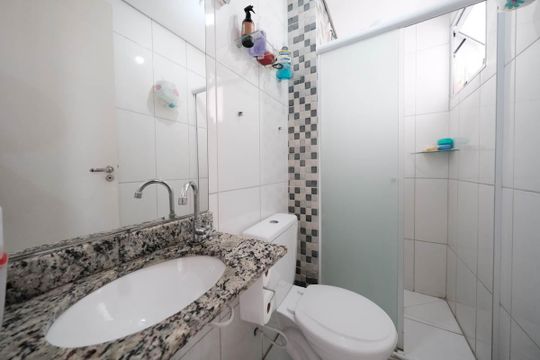 Banheiro de apartamento para alugar com 2 quartos, 38m² em Cidade Líder, São Paulo