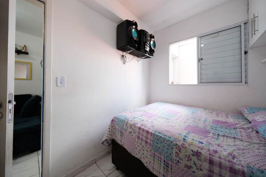 Quarto 1 de apartamento para alugar com 2 quartos, 38m² em Cidade Líder, São Paulo