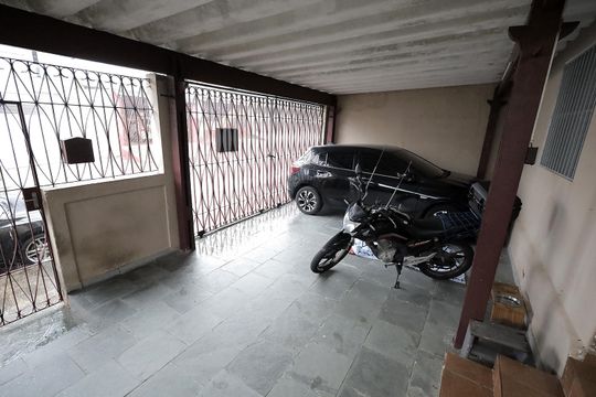 Garagem de casa à venda com 3 quartos, 250m² em Cidade São Jorge, Santo André
