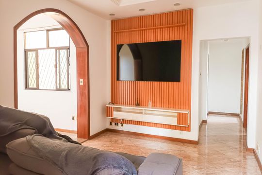 Sala de casa de condomínio à venda com 4 quartos, 140m² em Quintino Bocaiúva, Rio de Janeiro