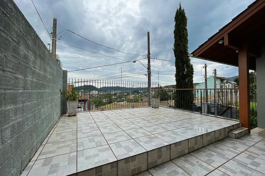 Casa à venda com 3 quartos, 300m² em São Jorge, Novo Hamburgo