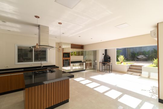 Casa de Condomínio à venda com 3 quartos, 270m² em Swiss Park, Campinas
