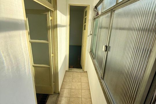 Corredor de apartamento à venda com 2 quartos, 60m² em Higienópolis, Rio de Janeiro