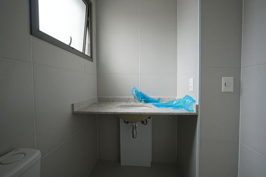 Banheiro de kitnet/studio à venda com 1 quarto, 24m² em Paraíso, São Paulo