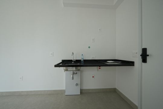 Cozinha de kitnet/studio à venda com 1 quarto, 24m² em Paraíso, São Paulo