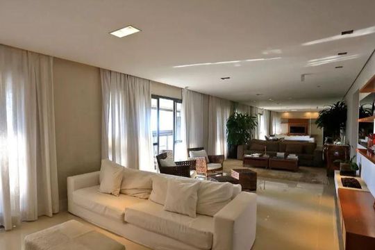 Apartamento à venda com 3 quartos, 212m² em Vila Suzana, São Paulo