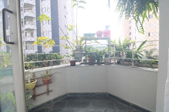 Sacada de apartamento à venda com 3 quartos, 69m² em Vila Sofia, São Paulo