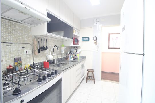 Cozinha de apartamento à venda com 3 quartos, 69m² em Vila Sofia, São Paulo