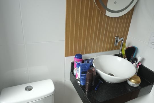 banheiro de apartamento para alugar com 2 quartos, 5m² em Jardim Alvorada, Nova Iguaçu