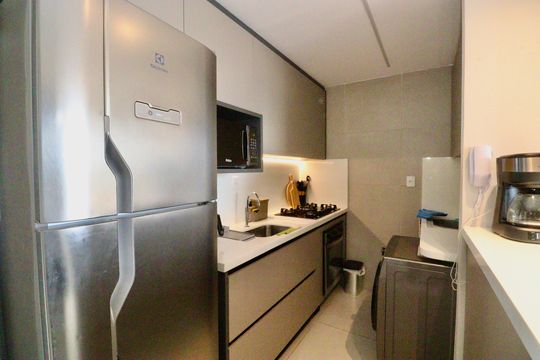Cozinha de apartamento para alugar com 1 quarto, 56m² em Stella Maris, Salvador