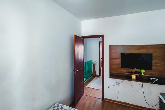 Casa à venda com 3 quartos, 130m² em Parque Turistas, Belo Horizonte