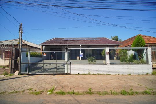Fachada de casa à venda com 3 quartos, 180m² em Rio dos Sinos, São Leopoldo