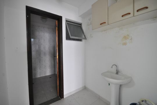 Banheiro da área do Salão de Festas de casa à venda com 3 quartos, 250m² em Vila Constança, São Paulo