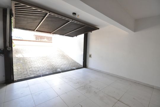 Garagem de casa à venda com 3 quartos, 250m² em Vila Constança, São Paulo