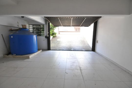 Garagem de casa à venda com 3 quartos, 250m² em Vila Constança, São Paulo