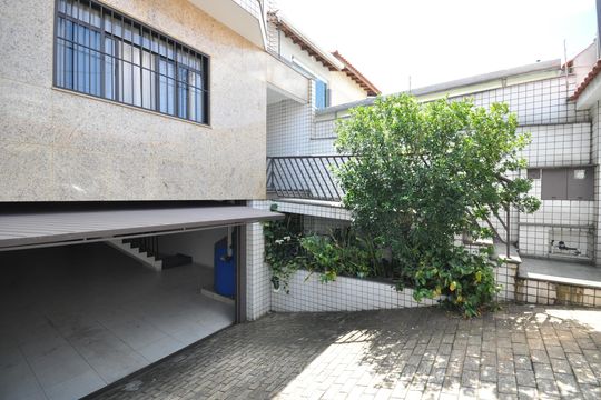 Quintal de casa à venda com 3 quartos, 250m² em Vila Constança, São Paulo