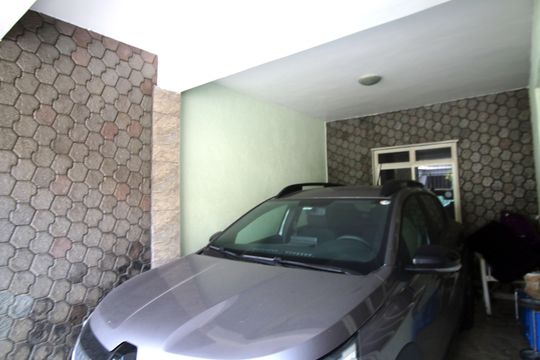 Garagem de casa para alugar com 5 quartos, 280m² em Vista Alegre, Rio de Janeiro