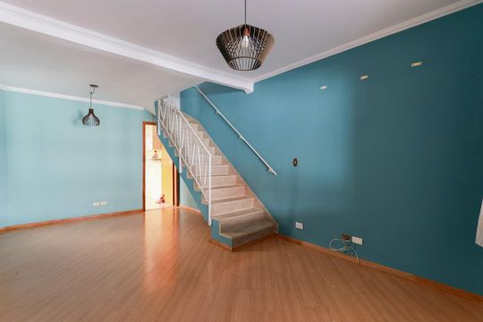 Sala de casa à venda com 3 quartos, 105m² em Conjunto Residencial Novo Pacaembu, São Paulo