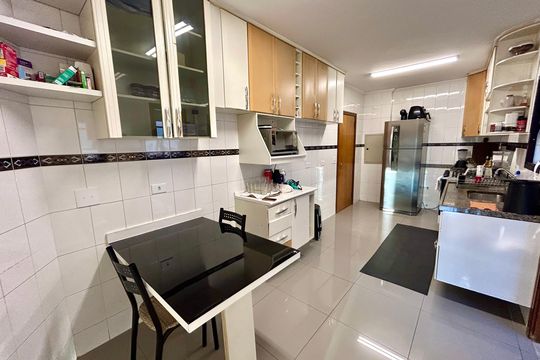Cozinha de apartamento à venda com 3 quartos, 258m² em Vila Galvão, Guarulhos