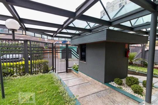 Fachada e portaria de apartamento à venda com 3 quartos, 258m² em Vila Galvão, Guarulhos