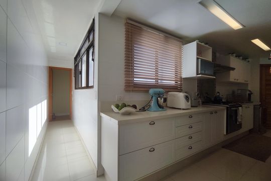 Cozinha de apartamento à venda com 4 quartos, 360m² em Recreio dos Bandeirantes, Rio de Janeiro