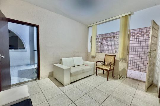 Casa à venda com 4 quartos, 445m² em Ipiranga, Belo Horizonte