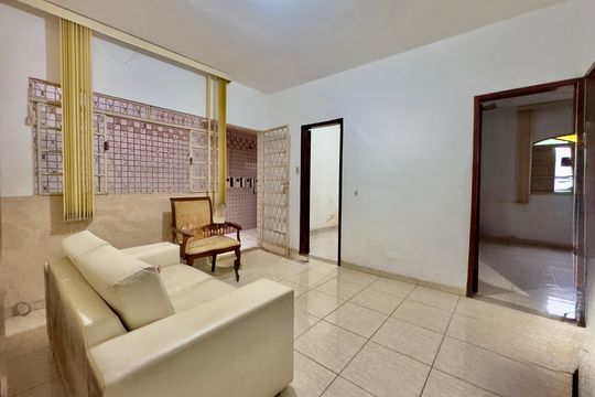 Casa à venda com 4 quartos, 445m² em Ipiranga, Belo Horizonte
