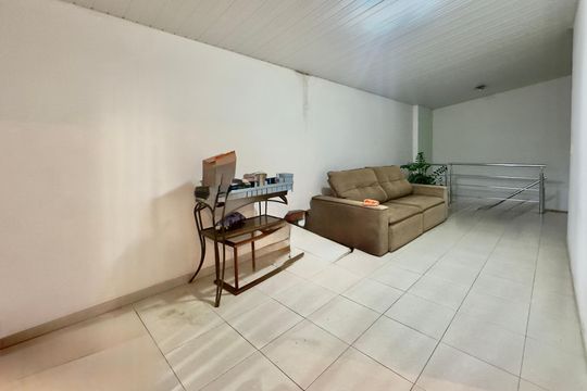 Casa à venda com 4 quartos, 445m² em Ipiranga, Belo Horizonte