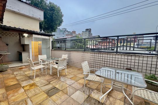 Casa à venda com 4 quartos, 445m² em Ipiranga, Belo Horizonte