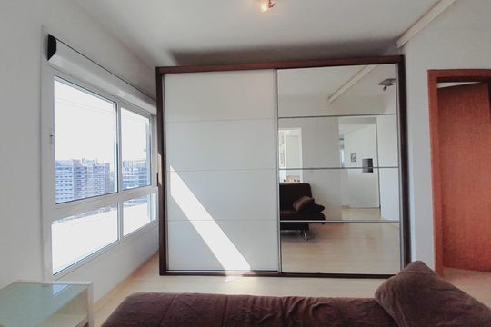 Quarto de apartamento para alugar com 1 quarto, 73m² em Três Figueiras, Porto Alegre