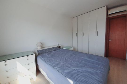 Quarto de apartamento para alugar com 1 quarto, 73m² em Três Figueiras, Porto Alegre
