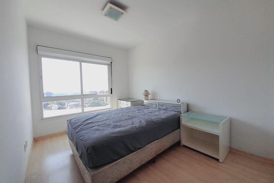 Quarto de apartamento para alugar com 1 quarto, 73m² em Três Figueiras, Porto Alegre