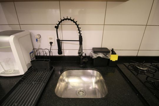 Cozinha de apartamento para alugar com 2 quartos, 45m² em Vila Andrade, São Paulo