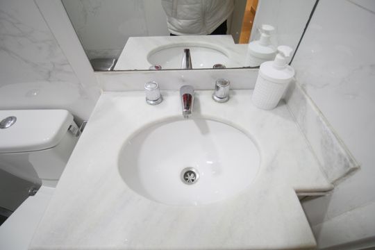 Banheiro de apartamento para alugar com 2 quartos, 45m² em Vila Andrade, São Paulo
