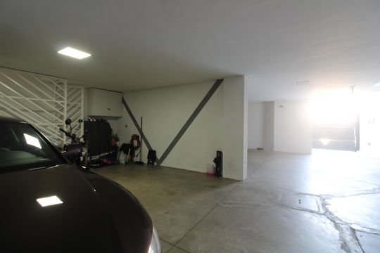 Garagem de casa de condomínio à venda com 3 quartos, 120m² em Vila Granada, São Paulo