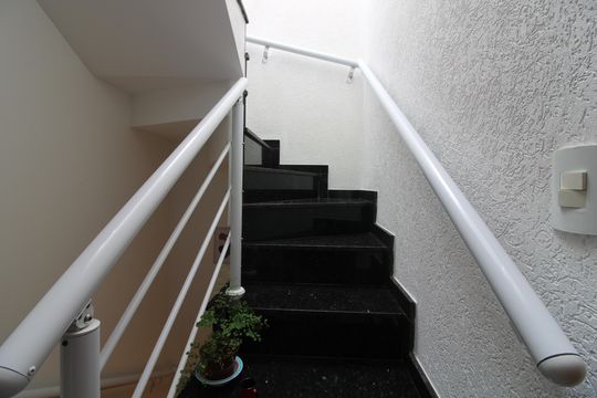 Escada de casa de condomínio à venda com 3 quartos, 120m² em Vila Granada, São Paulo