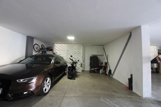 Garagem de casa de condomínio à venda com 3 quartos, 120m² em Vila Granada, São Paulo