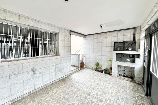 Garagem de casa à venda com 2 quartos, 130m² em Imirim, São Paulo