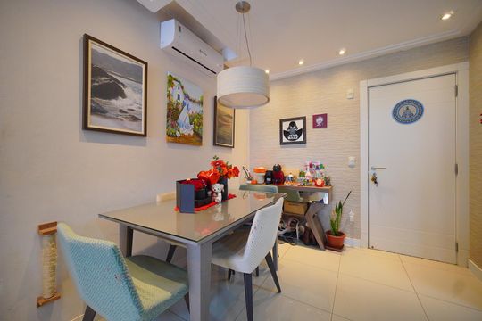 Sala de apartamento para alugar com 2 quartos, 67m² em Coqueiros, Florianópolis